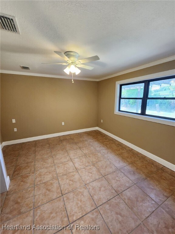Building Photo - 2636 Queenswood Dr