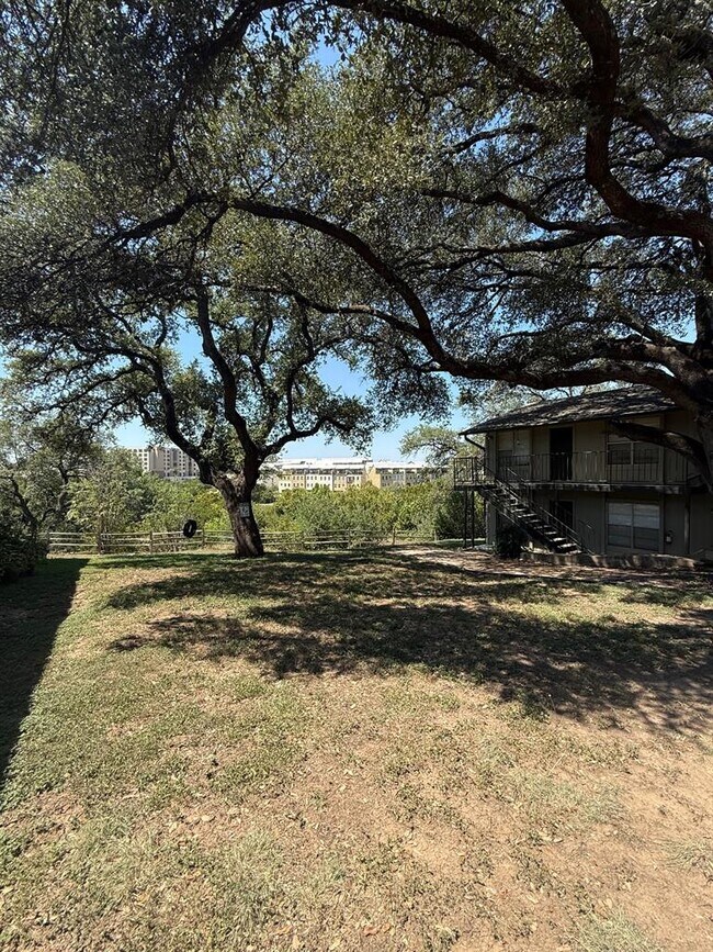Building Photo - 509 Cedar Dr