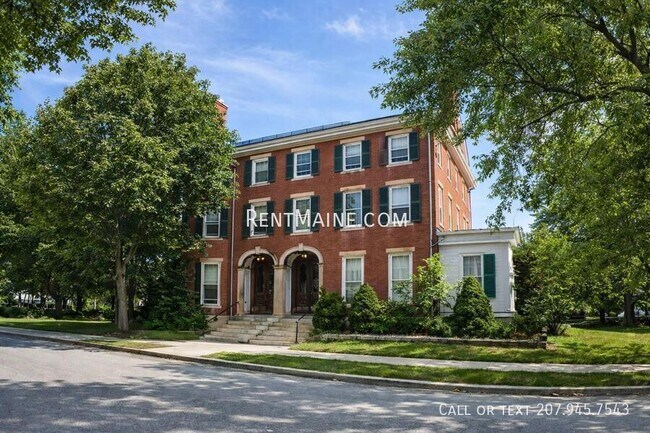 Building Photo - 97 Broadway