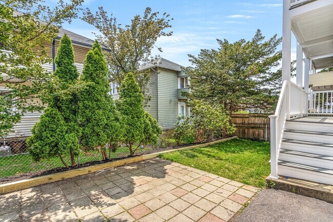 Building Photo - 44-46 Woods Ave