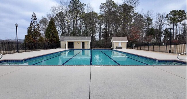 Building Photo - 103 Rainwood Dr SW