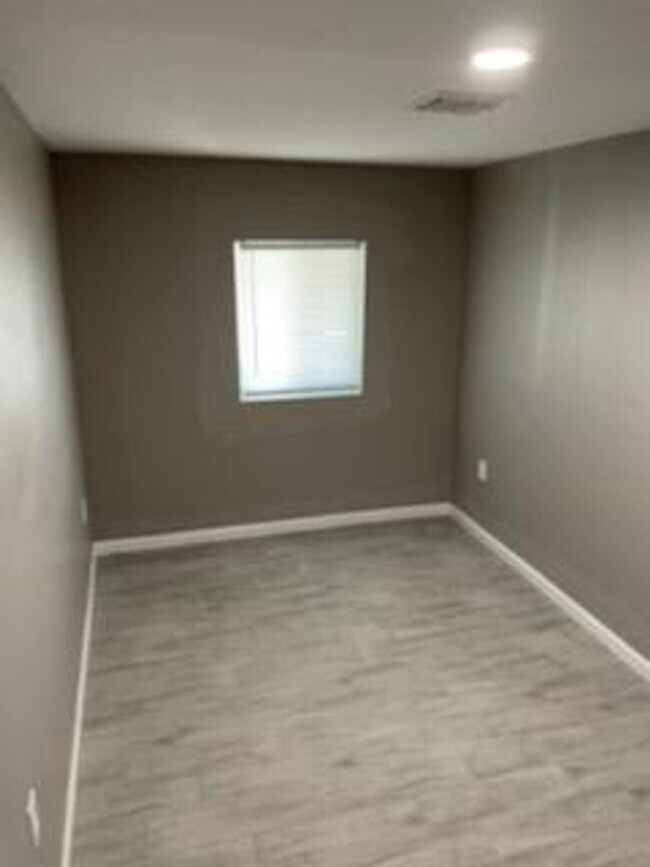 Building Photo - newly renovated 1bd 1 bth unit in phx