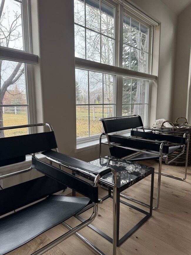 Building Photo - Winter Getaway: Large, Cozy Mountain Modern Home