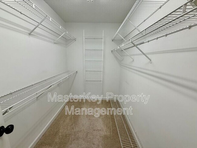 Building Photo - 6425 Cross Ridge Dr