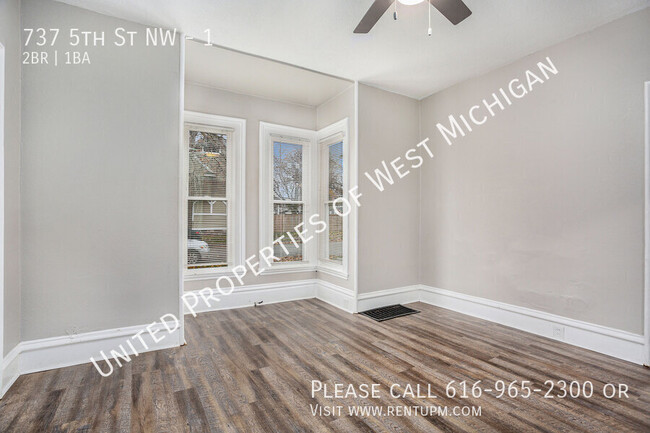 Building Photo - Available Now | 2 Bedroom 1 Bath Apartment...