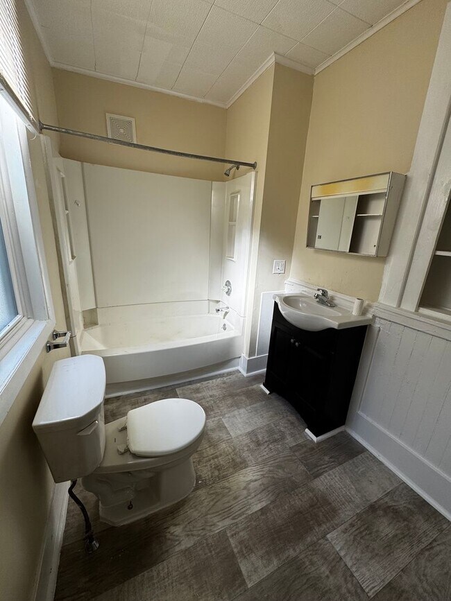 Building Photo - 41 N 10th St