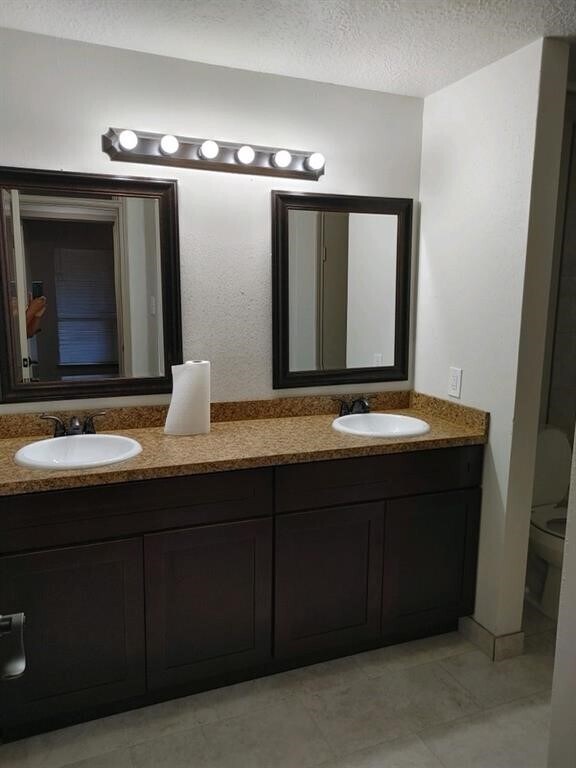 Building Photo - 10053 Westpark Dr