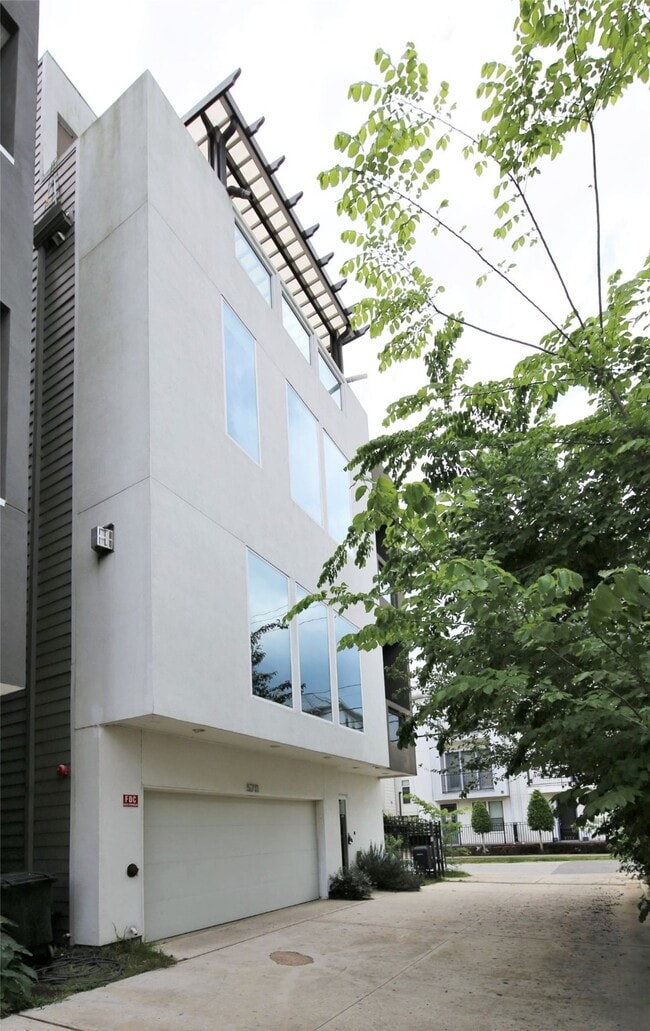 Building Photo - 5711 Kansas St