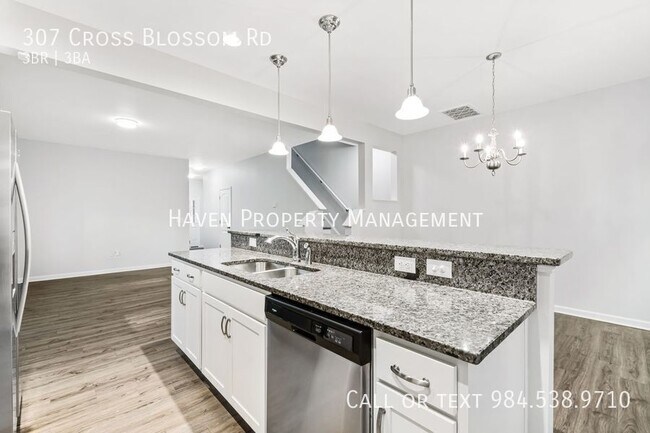 Building Photo - 307 Cross Blossom Rd