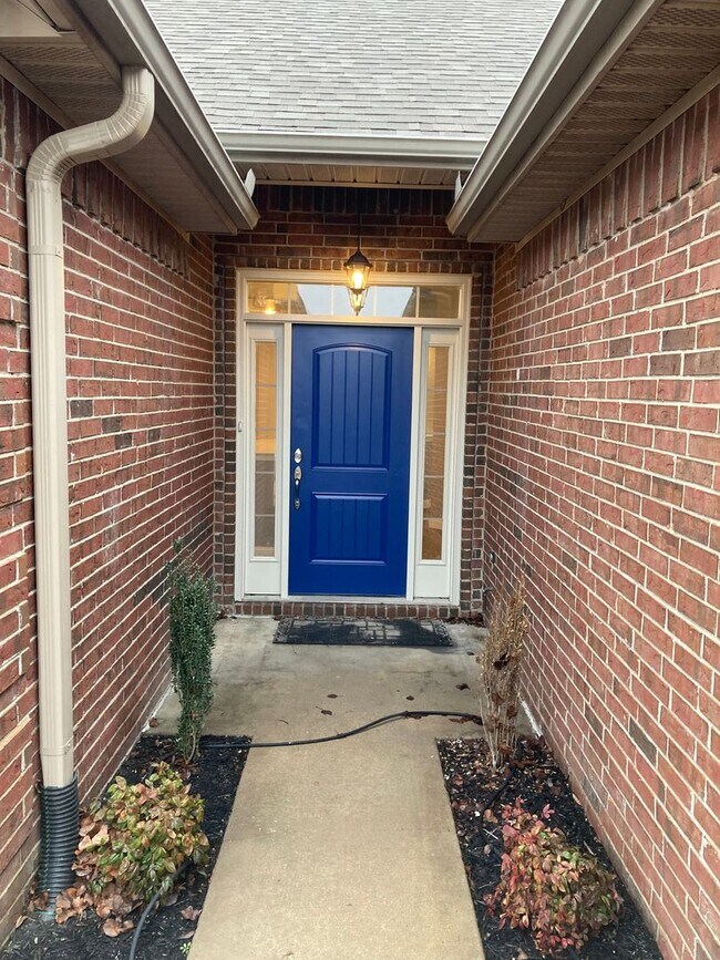 Building Photo - 3 bedroom 2 bath modern style home minutes from Centerton Main!!