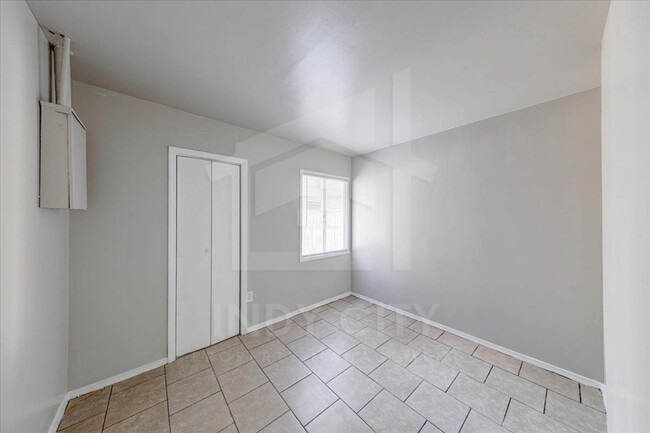 Building Photo - 3224 Welch Dr