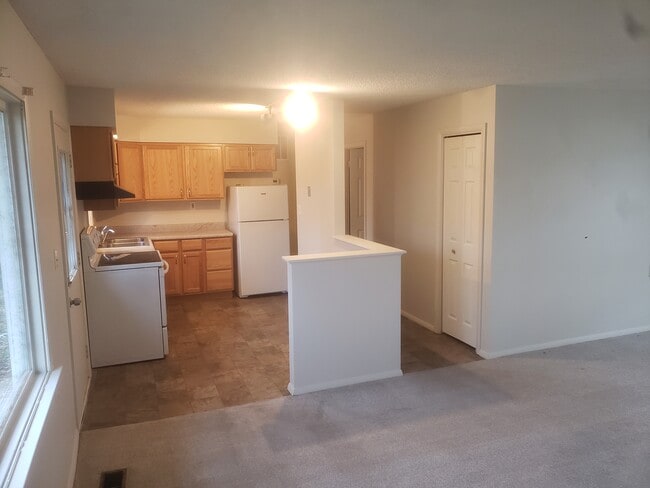 Building Photo - 7939 E Cree Lake Dr S