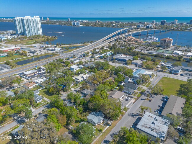 Building Photo - 138 Kingston Ave