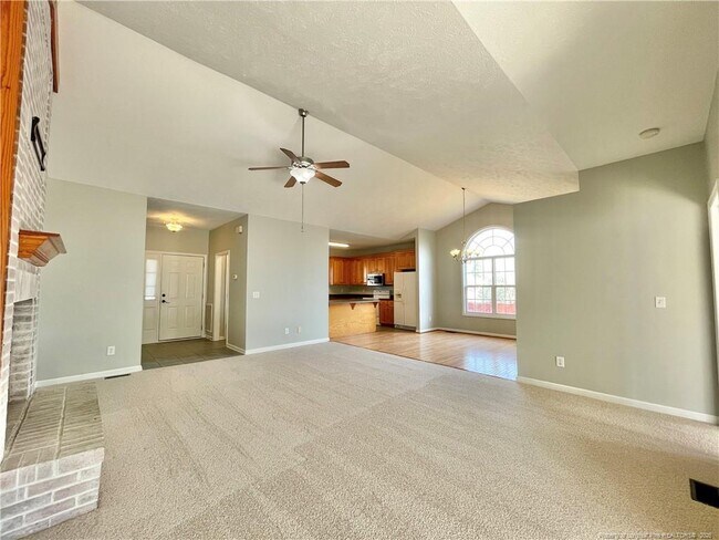 Building Photo - 11 Richmond Park Dr