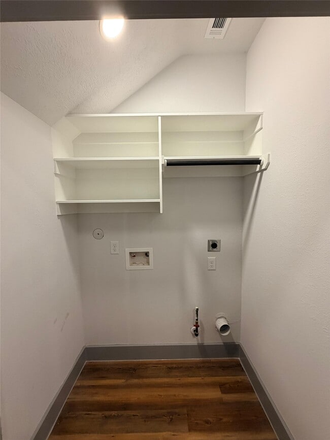 Building Photo - 1002 Natchez Ave