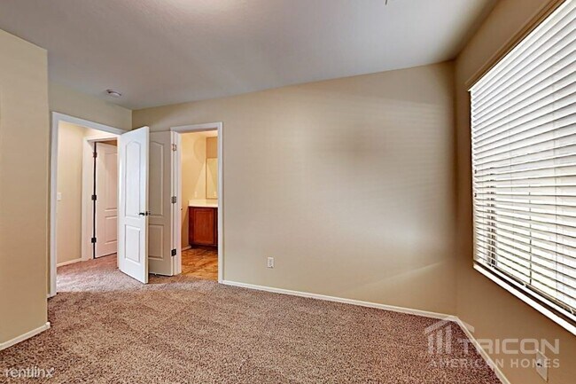 Building Photo - 4376 E Selena Dr