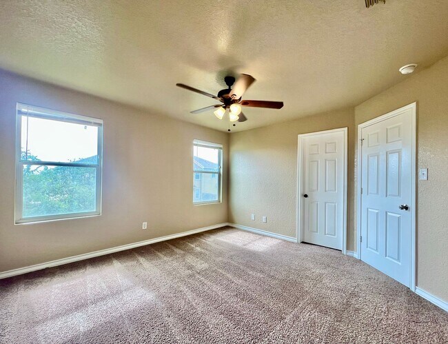 Building Photo - 14103 Veneto Dr