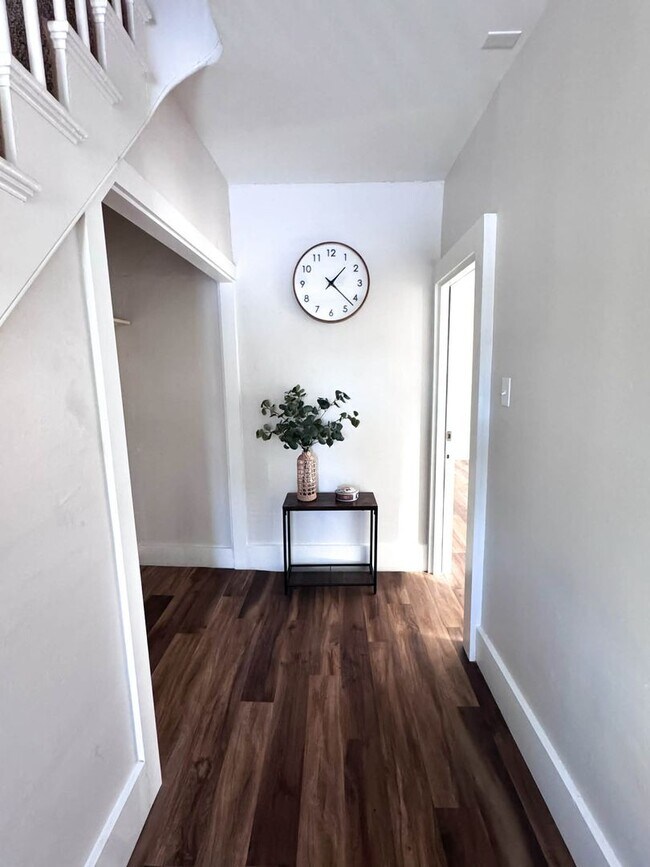 Building Photo - 39 Allen St