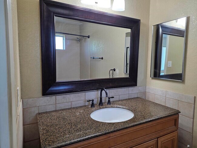 Building Photo - 3134 W 30th St