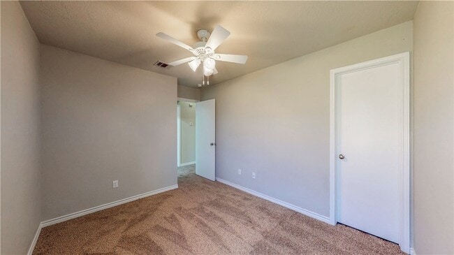 Building Photo - 1000 Windmeadows Dr