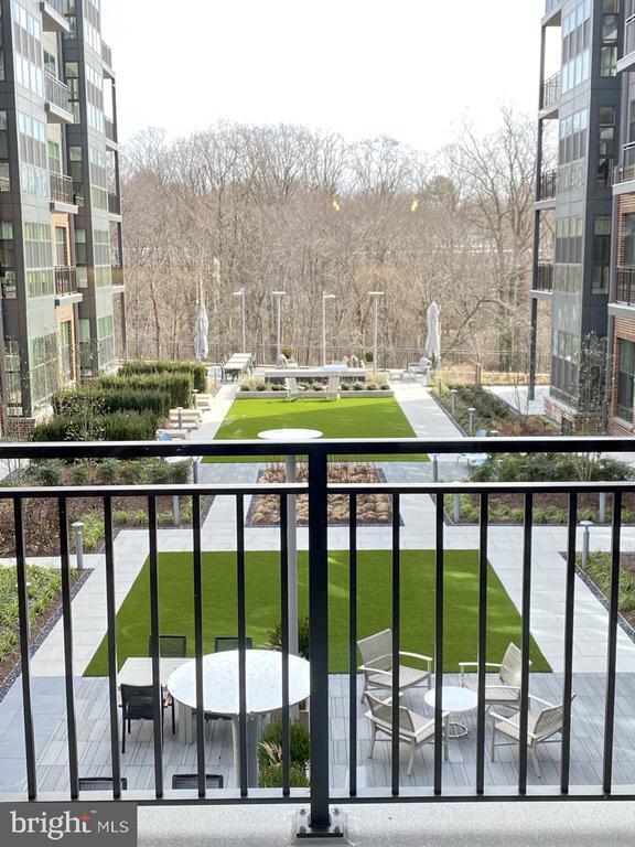 Building Photo - 1761 Old Meadow Rd