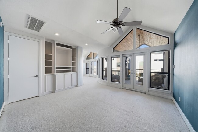 Building Photo - 1628 Van Buren St