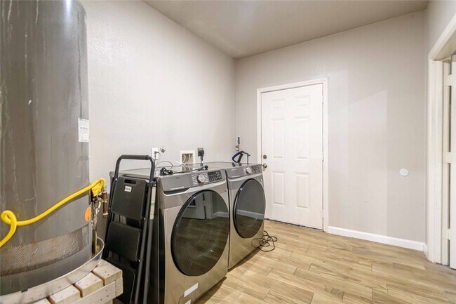 Building Photo - 3818 Blodgett St