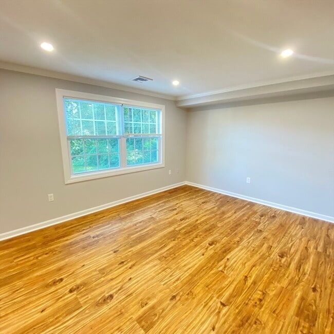 Building Photo - 344 Neponset St