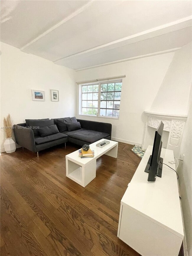 Building Photo - 439 15th St