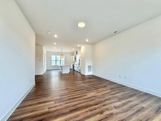 Building Photo - 5007 Nimes Rd