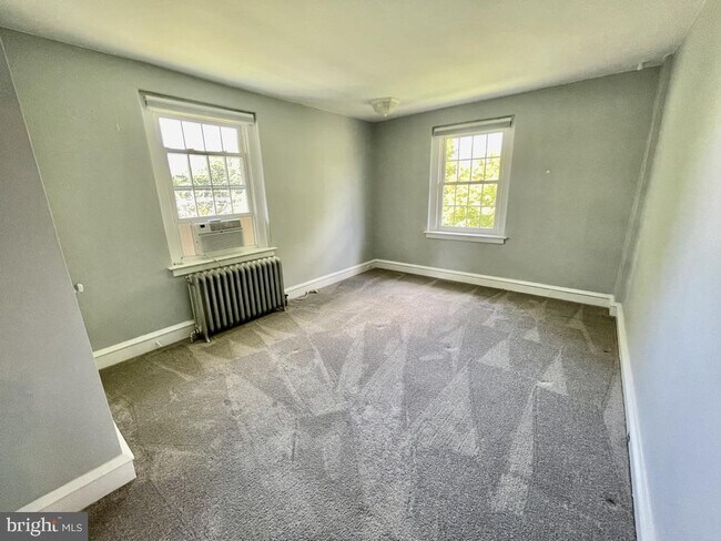 Building Photo - 217 West Ave