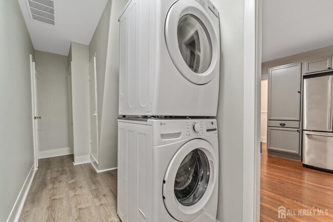 Building Photo - 100 Old Hwy 28