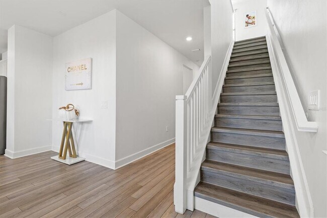 Building Photo - 16235 Pine Mist Dr