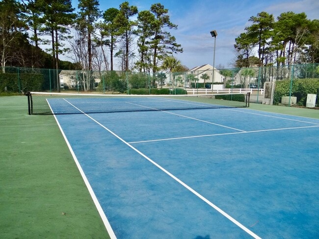 Building Photo - Beautifully Remodeled and Furnished Rental...