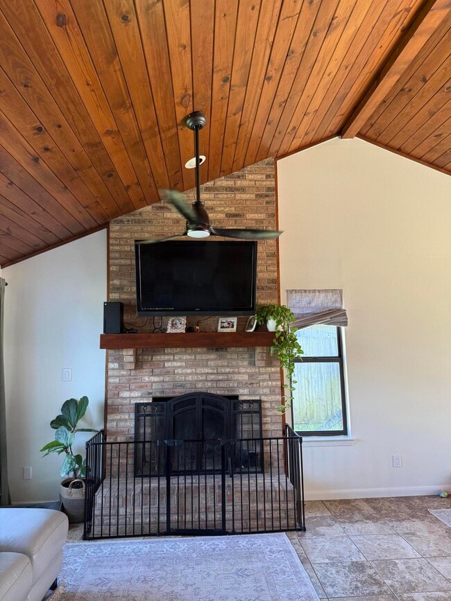 Building Photo - 350 Sailfish Dr