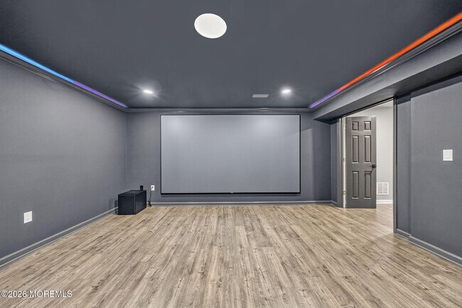 Building Photo - 319 Tulip Ct
