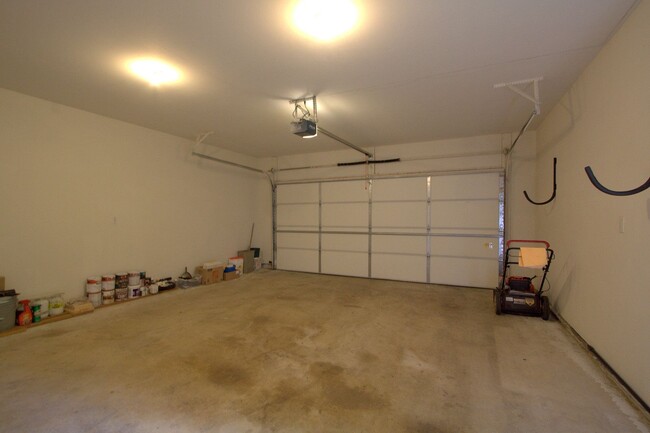 Building Photo - 4-Bedroom 2-Bath Home near Downtown Champa...