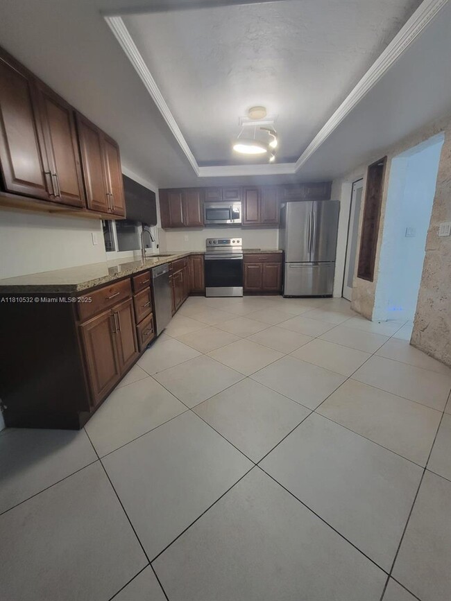 Building Photo - 8651 Sunset Strip