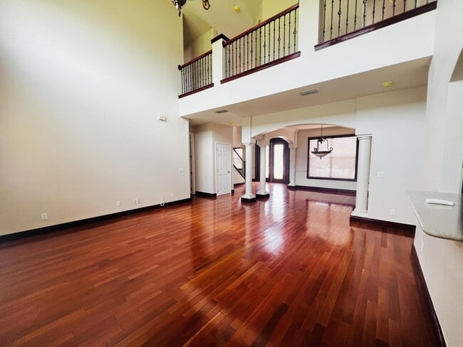 Building Photo - 2831 Paige Dr