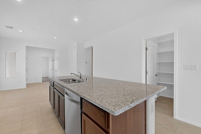 Building Photo - 280 Prism Ave SW