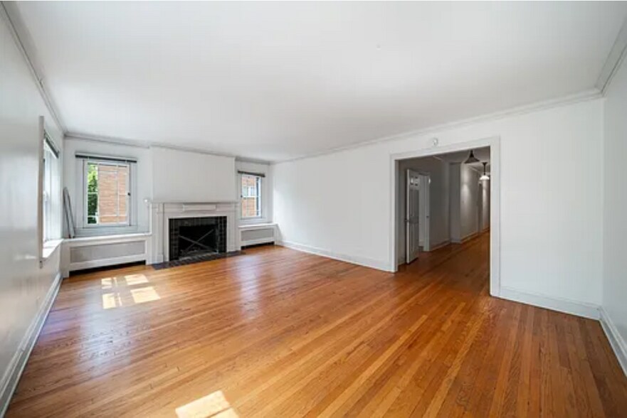 Building Photo - 721 Foster St