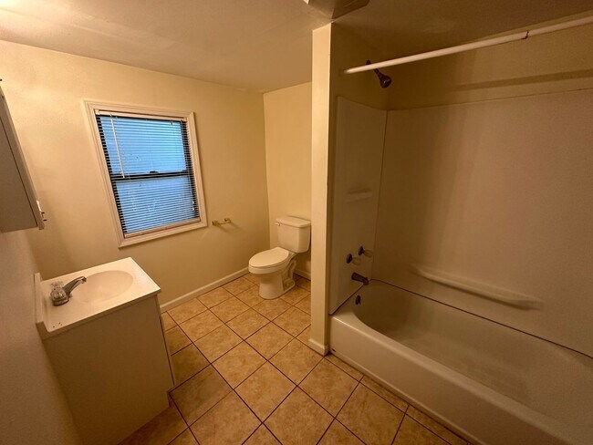 Building Photo - sbr431