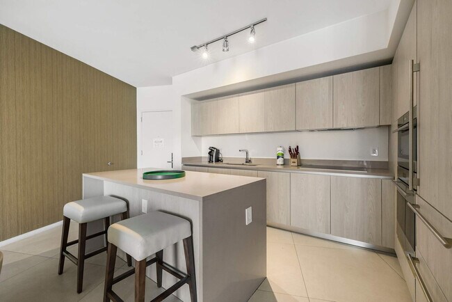 Building Photo - 4111 S Ocean Dr