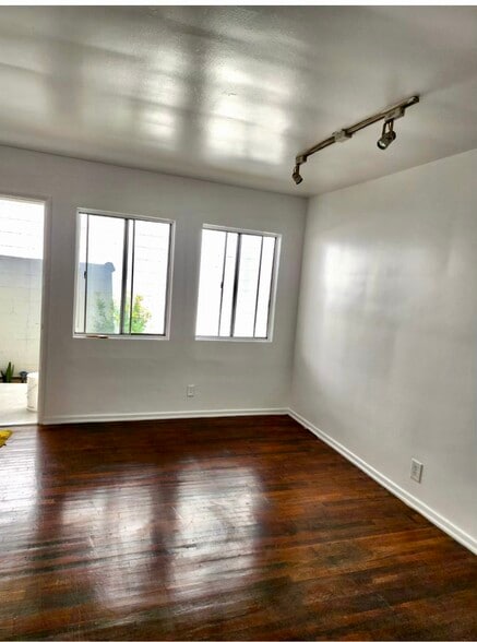 Building Photo - 13429 Beach Ave