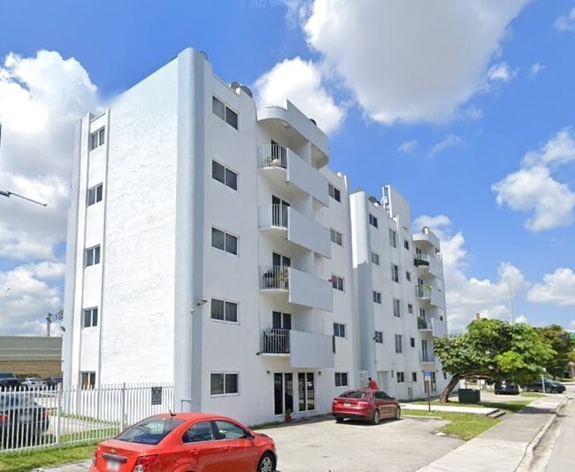 Building Photo - Chase Holdings Apartments