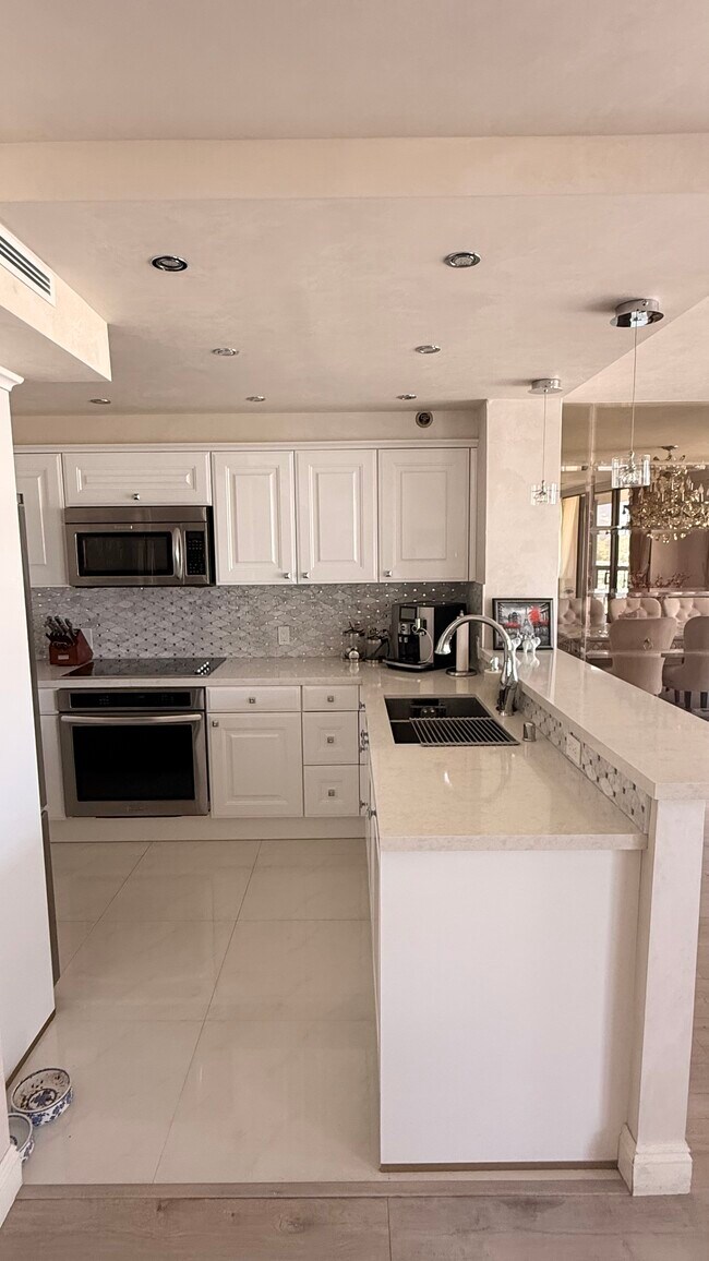 Building Photo - 222 Monterey Rd