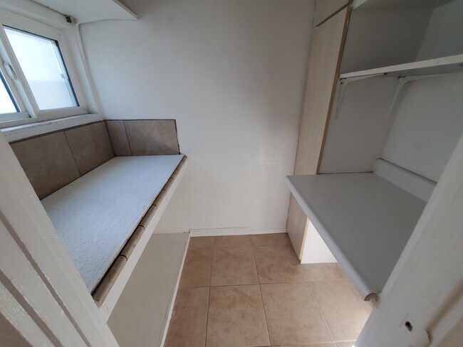 Building Photo - 2309 Grand Ave