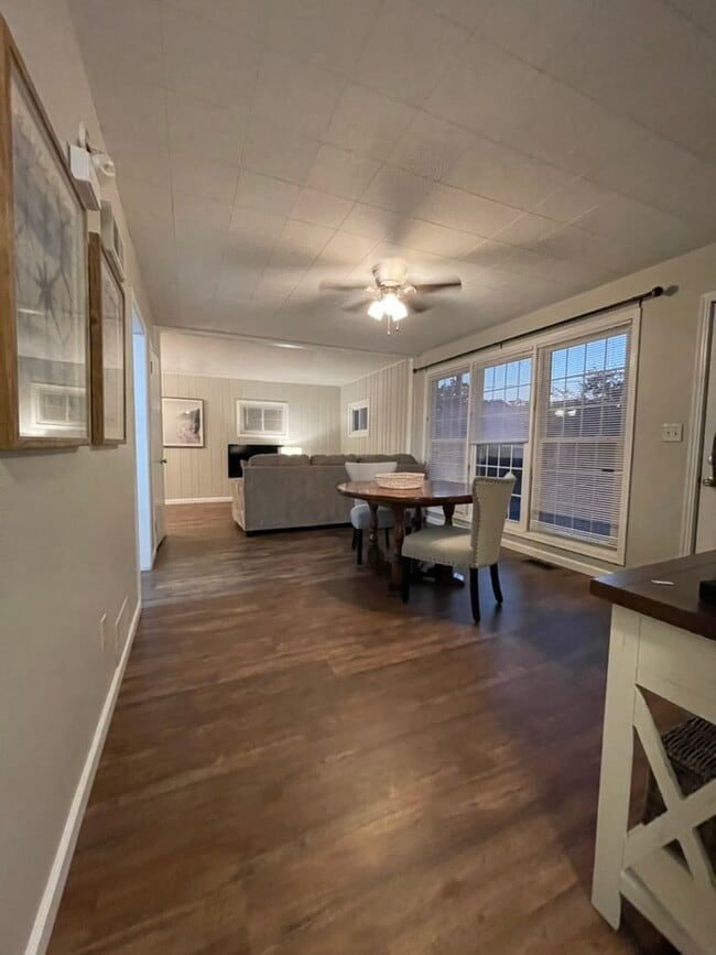 Building Photo - 1535 Kaiser Ave