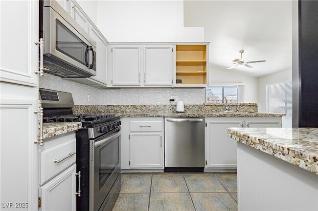Building Photo - 204 Zenith Point Ave