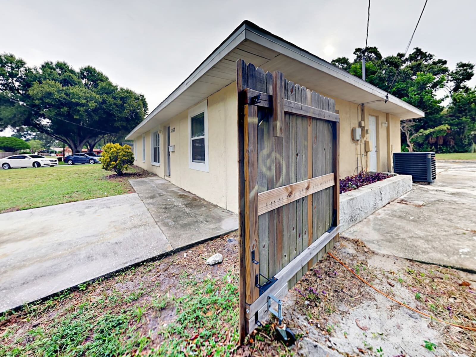 Building Photo - 5360 Alhambra Way S